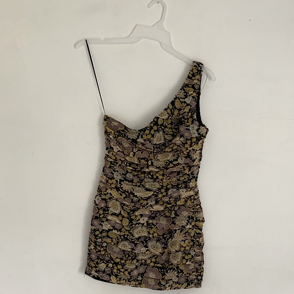 ✨NEW ZARA One Shouldar Floral Bodycon Dress Size M - Picture 5 of 7